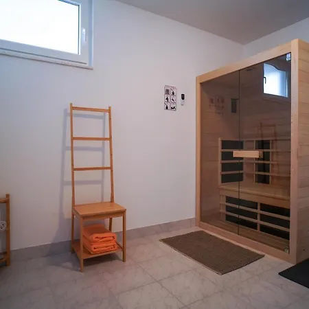 Villa Poolincluded - Anpero