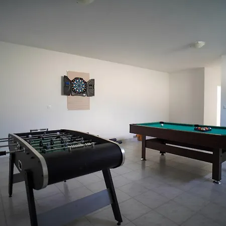 Poolincluded - Anpero Maslenica
