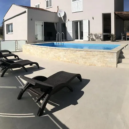 Poolincluded - Anpero *