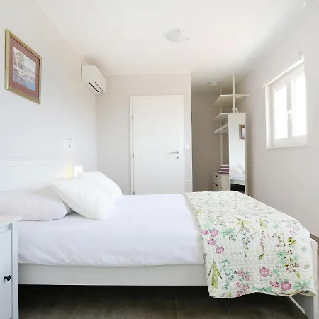 Villa Poolincluded - Anpero Maslenica